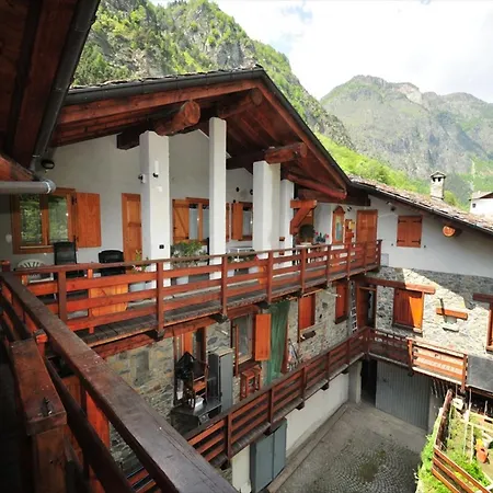 아파트 In Near Area Antey-Saint-André